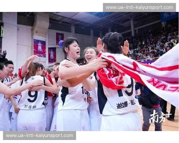 篮球年度颁奖：在荣耀里汲取灵感，在品牌中遇见未来